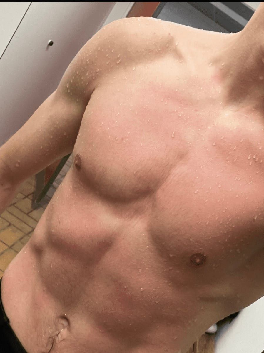 Profil de Aaronn, 33 ans, Cruising gay à Zenon Park (Saskatchewan)